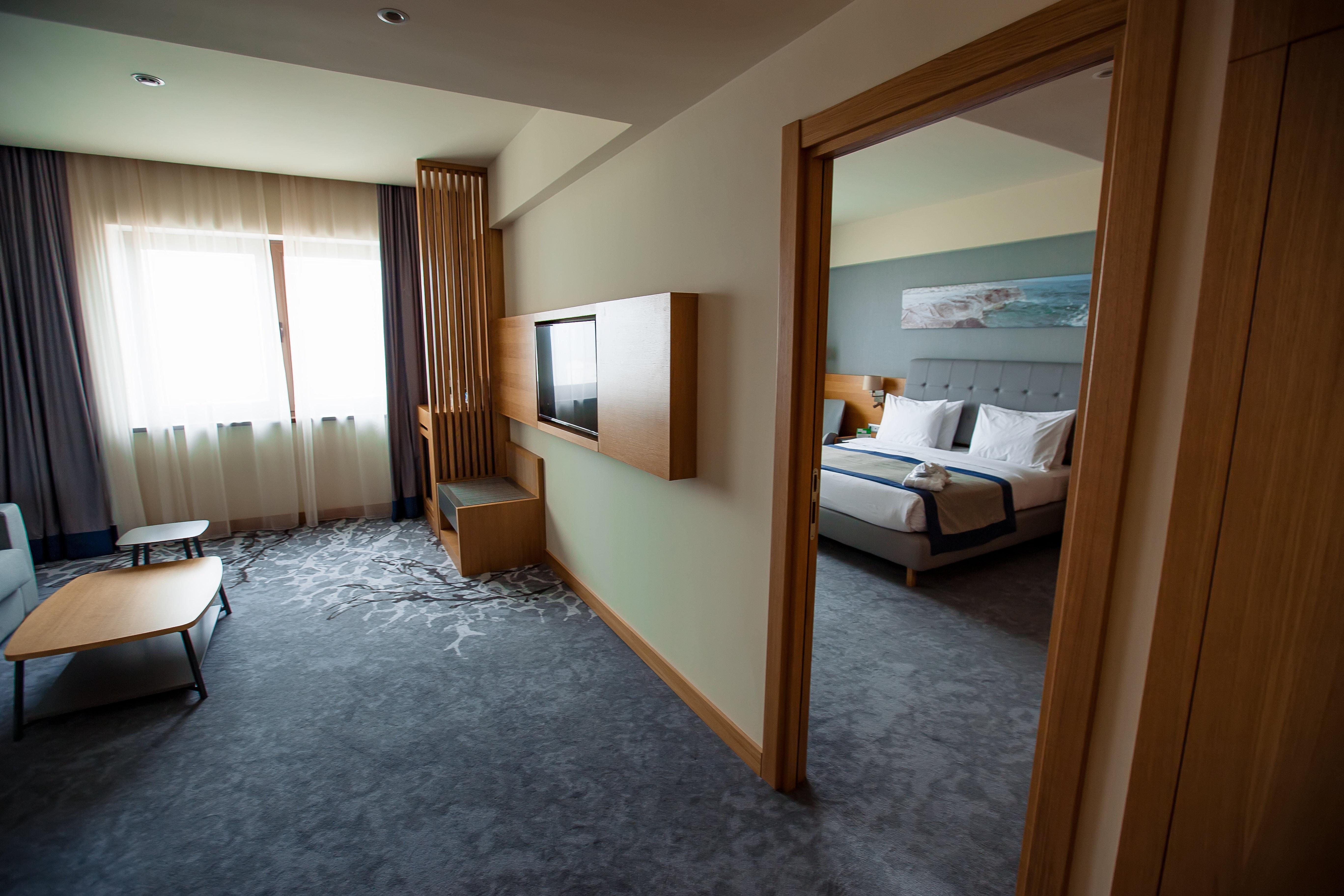 Holiday Inn - Aktau - Seaside, an IHG Hotel Bagian luar foto