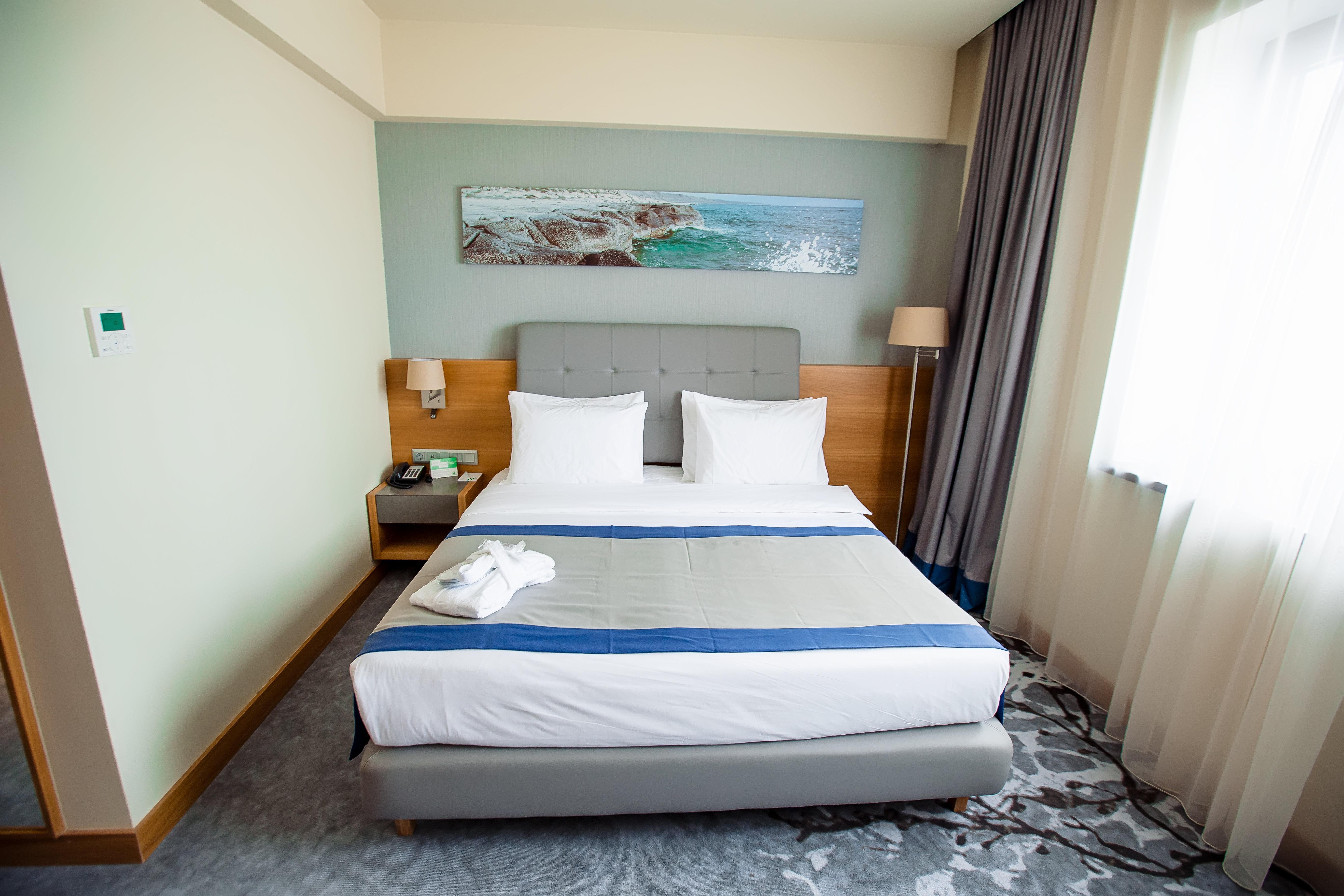 Holiday Inn - Aktau - Seaside, an IHG Hotel Bagian luar foto