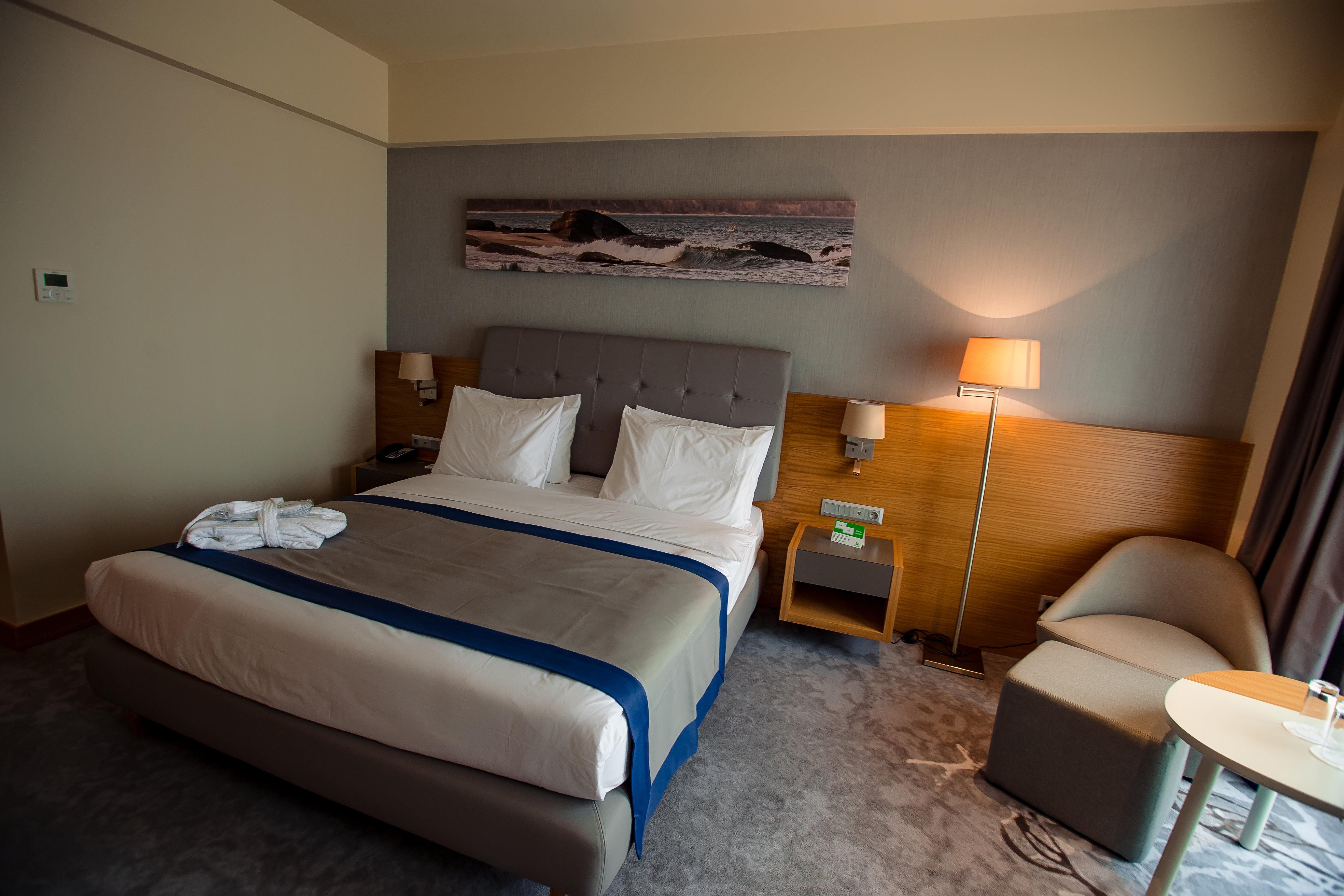Holiday Inn - Aktau - Seaside, an IHG Hotel Bagian luar foto