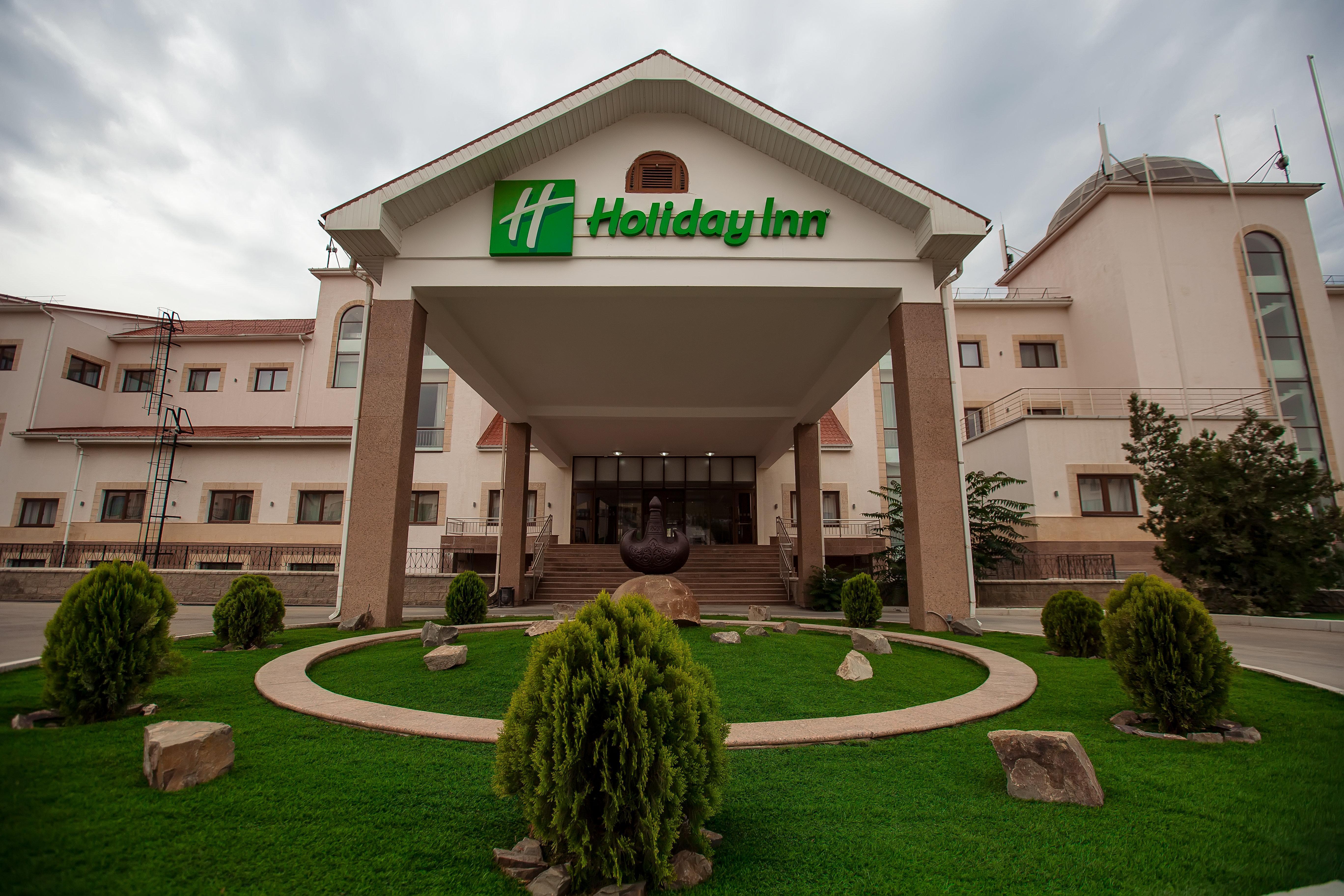 Holiday Inn - Aktau - Seaside, an IHG Hotel Bagian luar foto