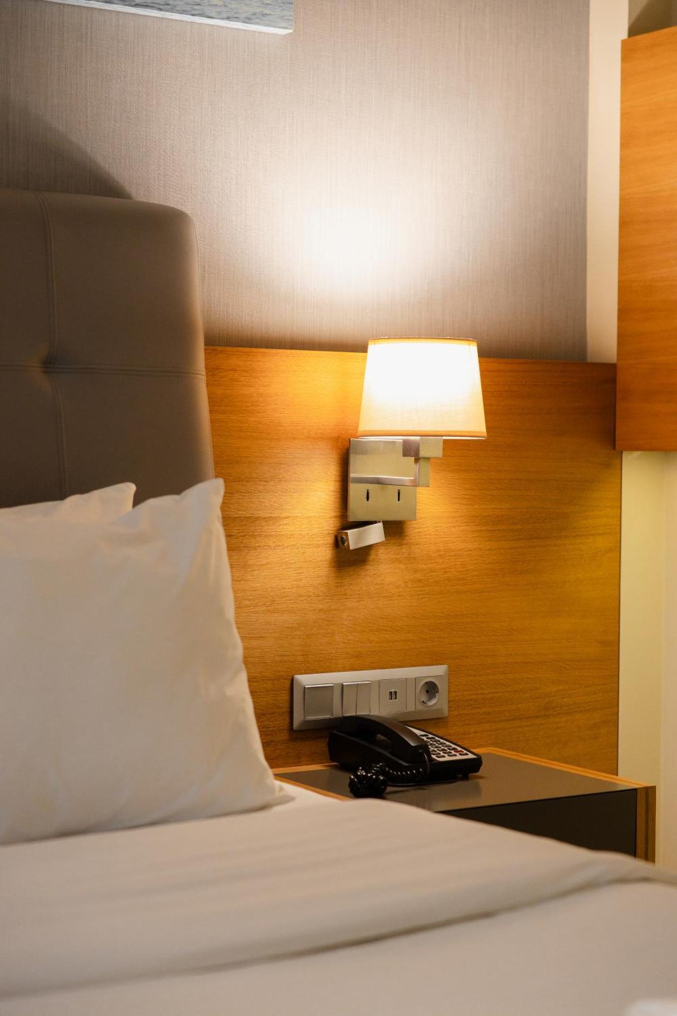 Holiday Inn - Aktau - Seaside, an IHG Hotel Bagian luar foto