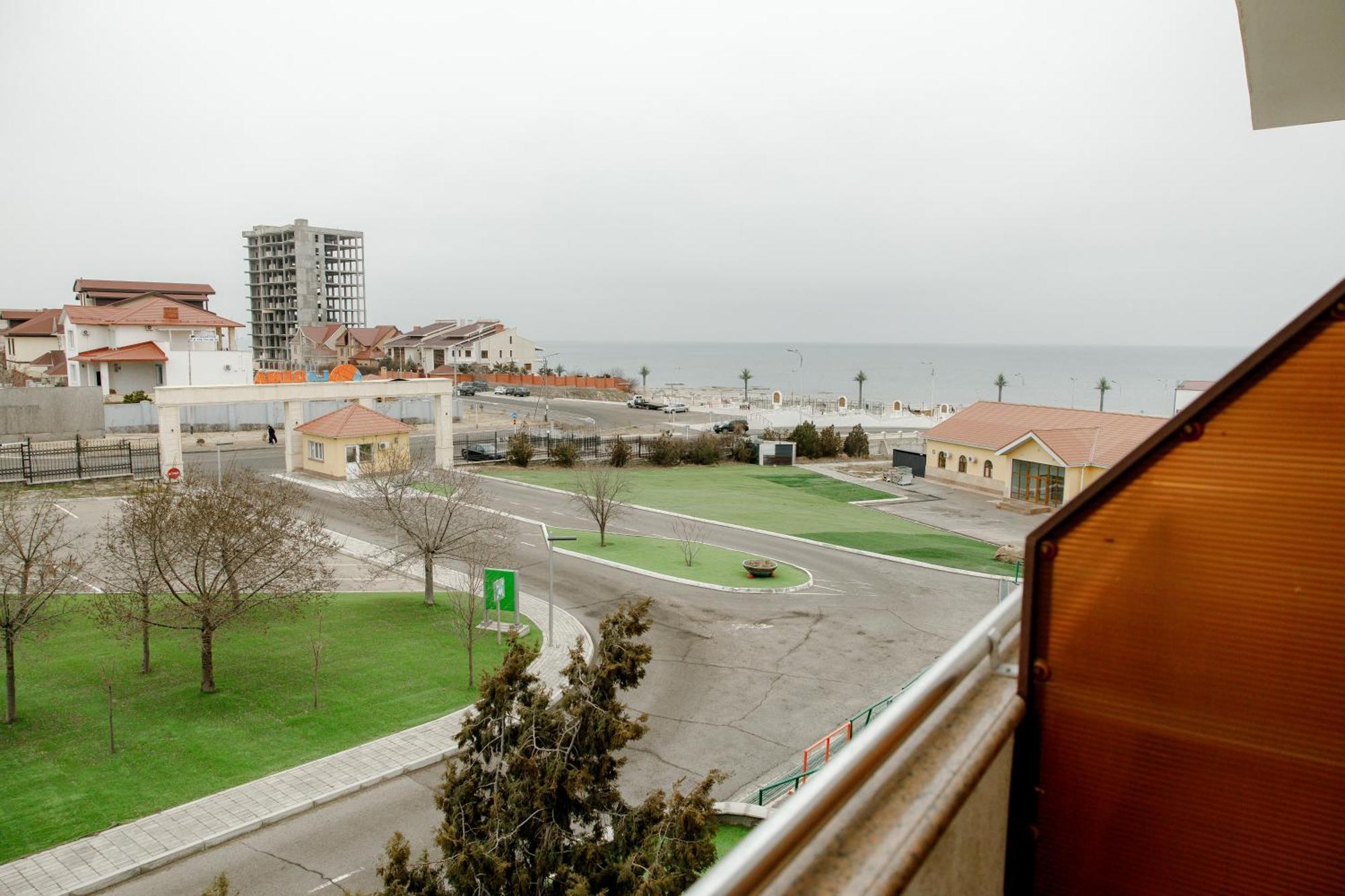 Holiday Inn - Aktau - Seaside, an IHG Hotel Bagian luar foto