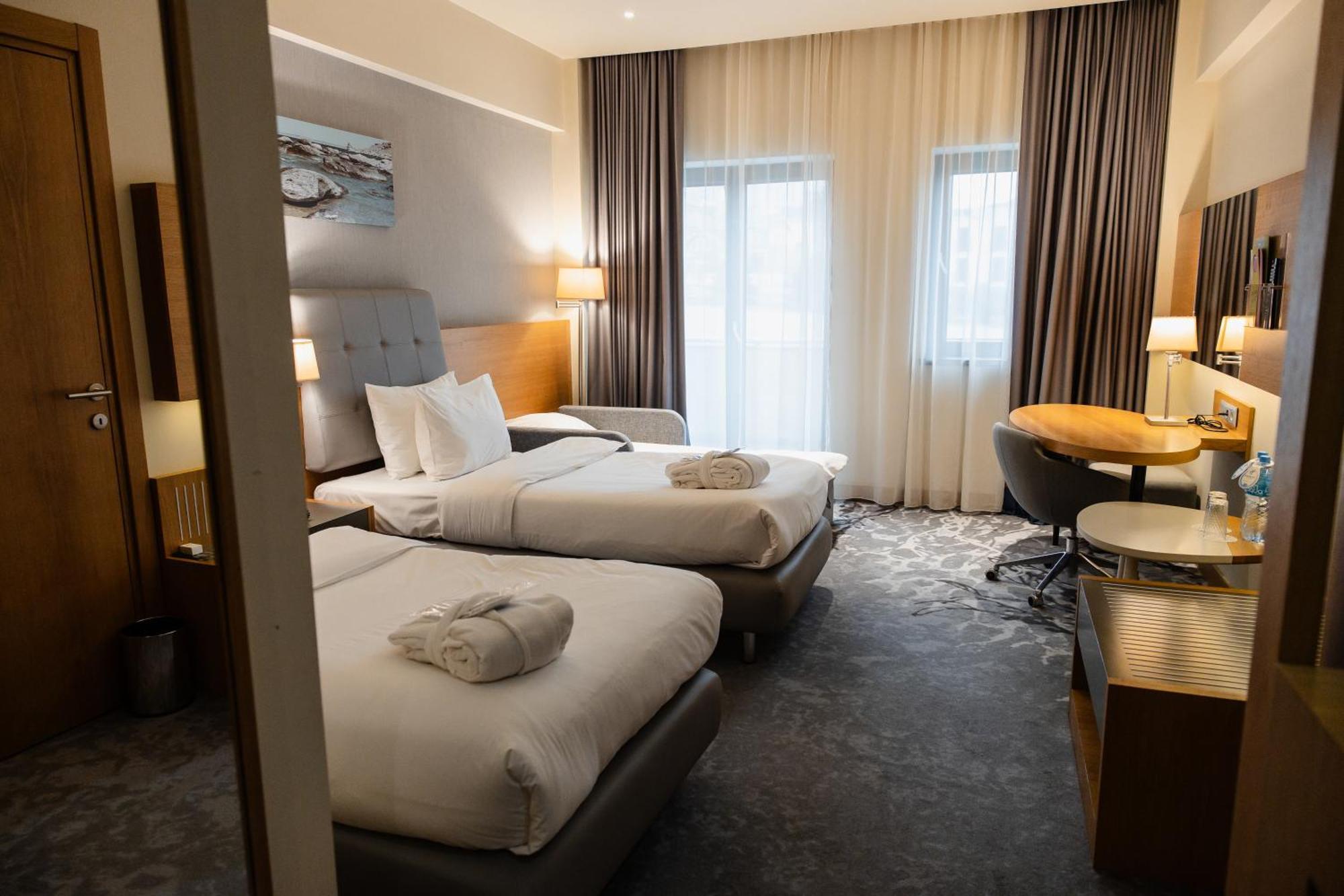 Holiday Inn - Aktau - Seaside, an IHG Hotel Bagian luar foto