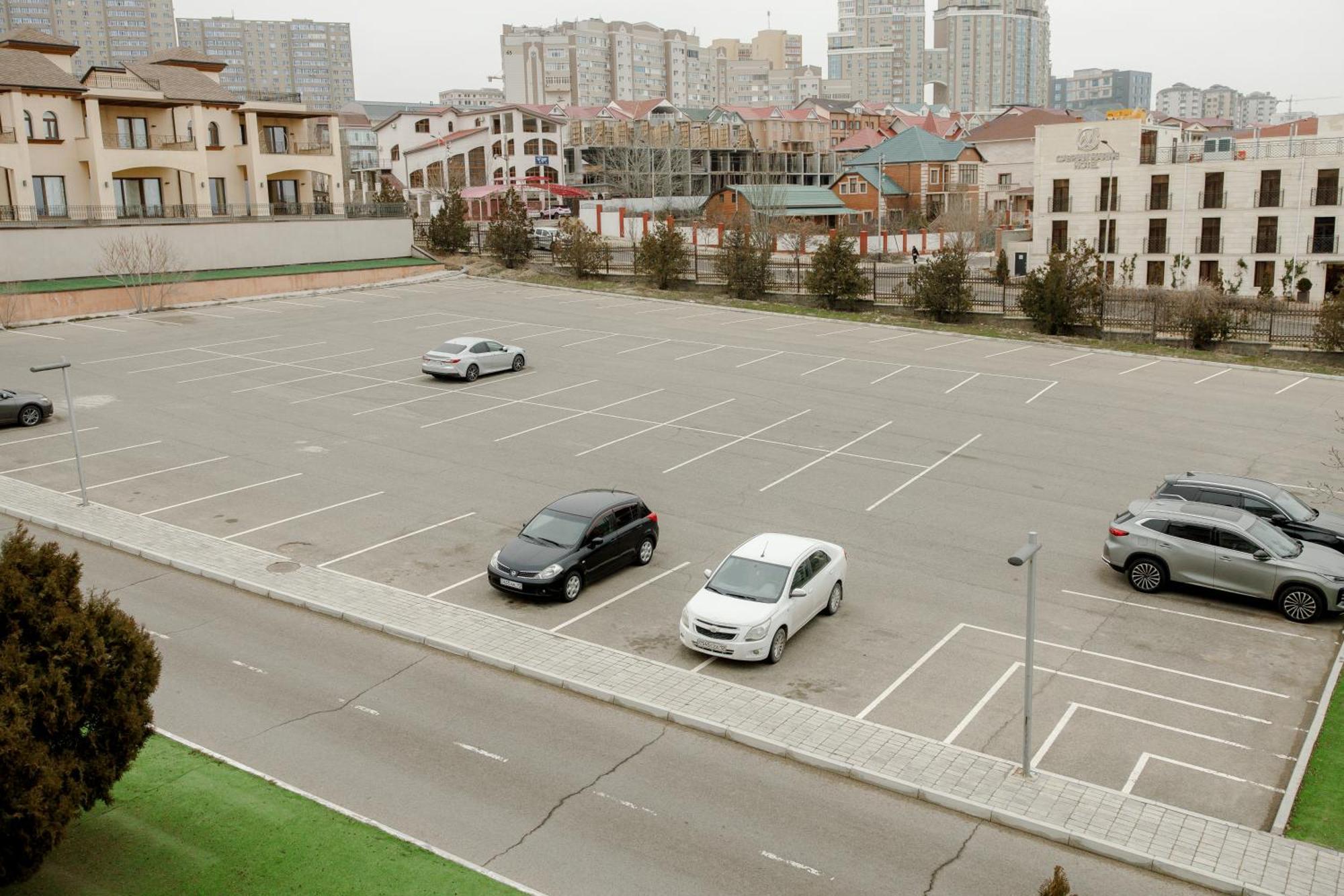 Holiday Inn - Aktau - Seaside, an IHG Hotel Bagian luar foto