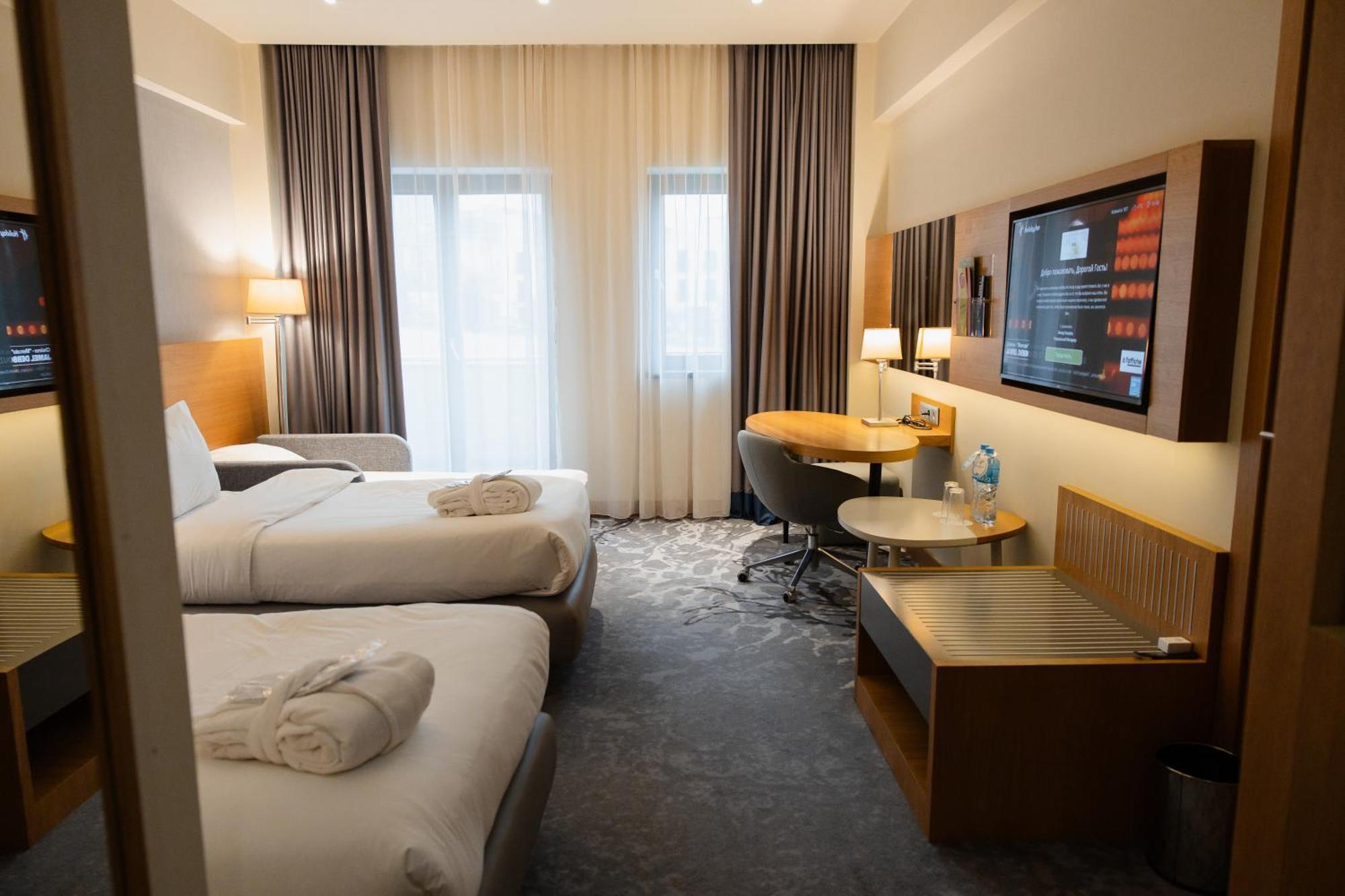 Holiday Inn - Aktau - Seaside, an IHG Hotel Bagian luar foto