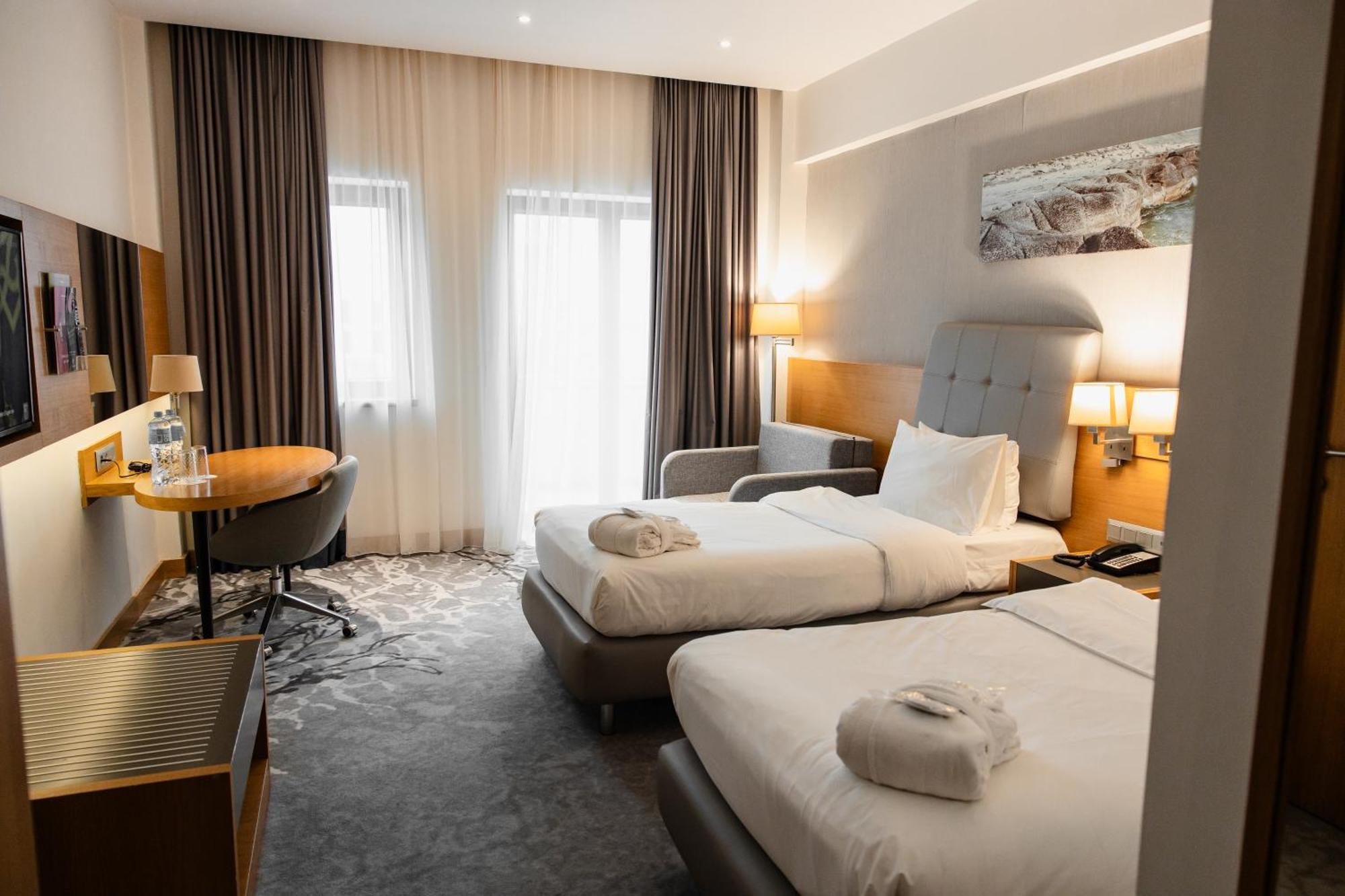 Holiday Inn - Aktau - Seaside, an IHG Hotel Bagian luar foto