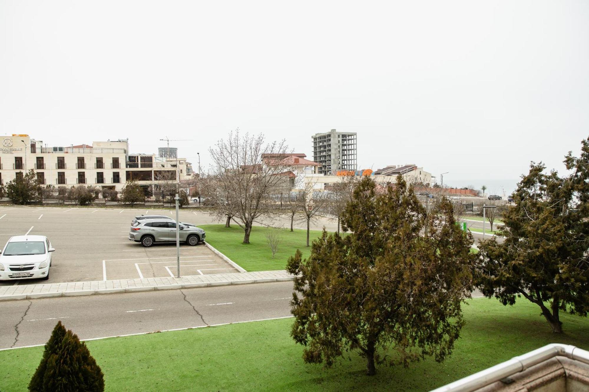 Holiday Inn - Aktau - Seaside, an IHG Hotel Bagian luar foto