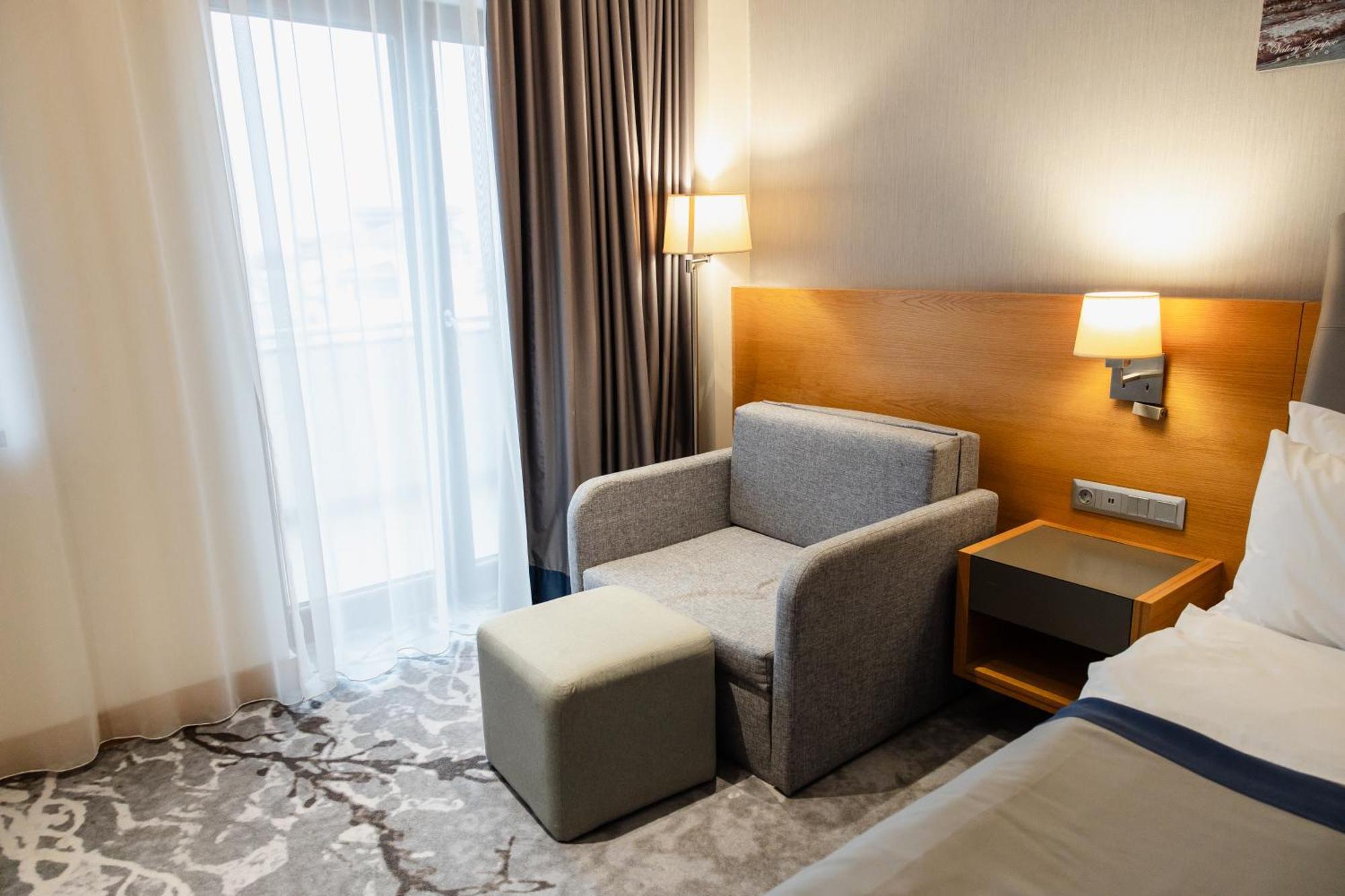 Holiday Inn - Aktau - Seaside, an IHG Hotel Bagian luar foto