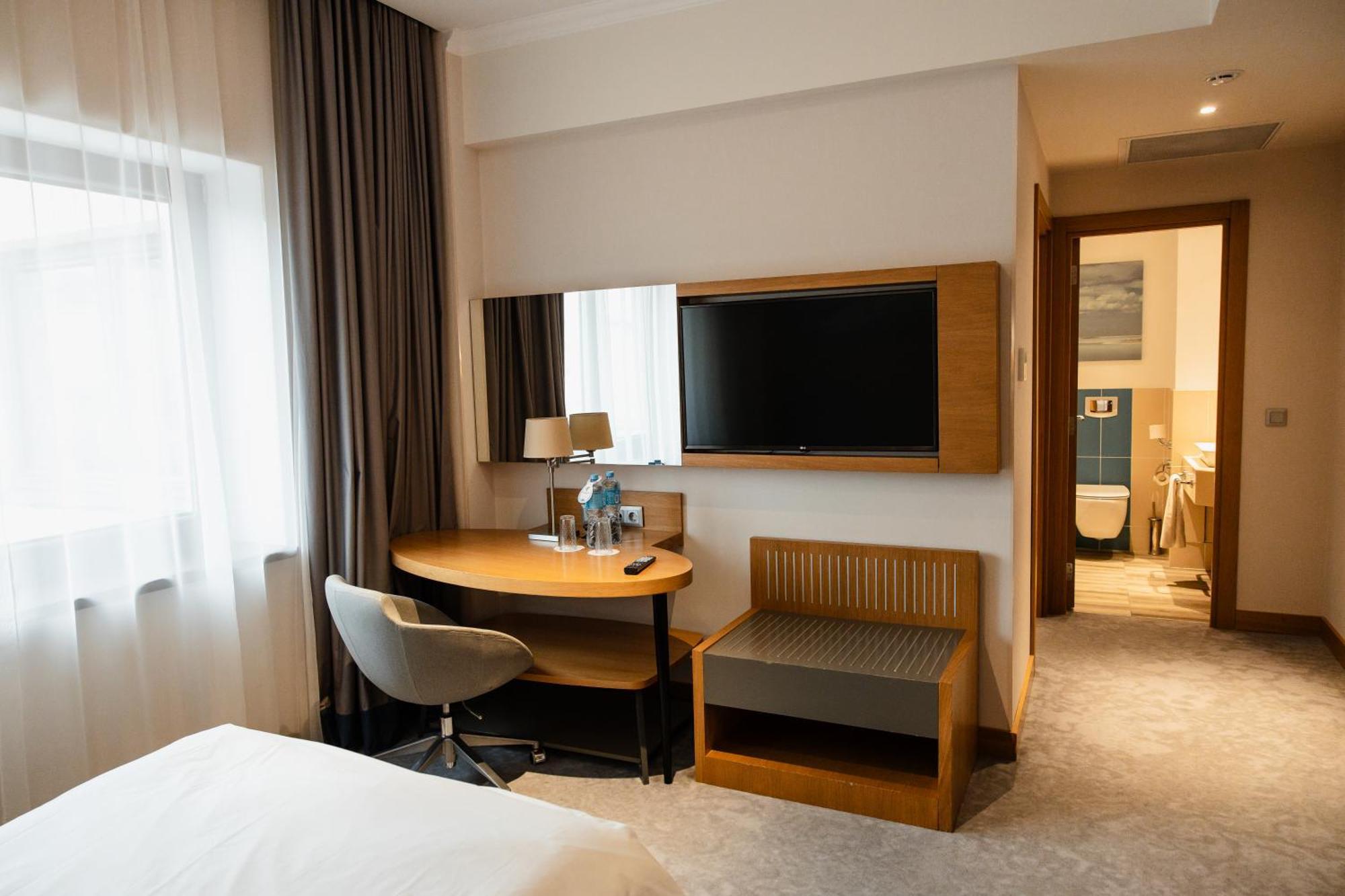 Holiday Inn - Aktau - Seaside, an IHG Hotel Bagian luar foto