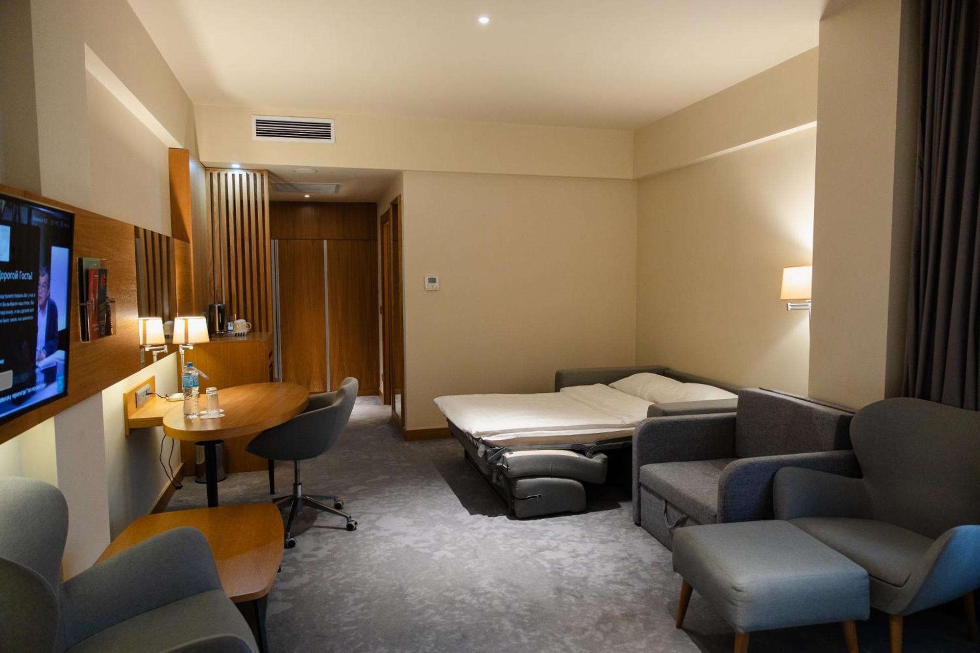 Holiday Inn - Aktau - Seaside, an IHG Hotel Bagian luar foto