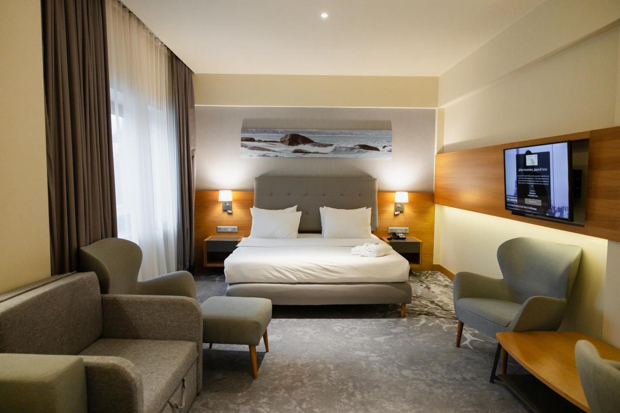 Holiday Inn - Aktau - Seaside, an IHG Hotel Bagian luar foto
