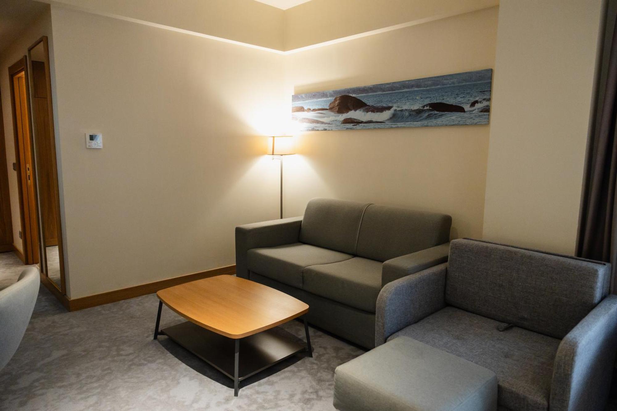Holiday Inn - Aktau - Seaside, an IHG Hotel Bagian luar foto