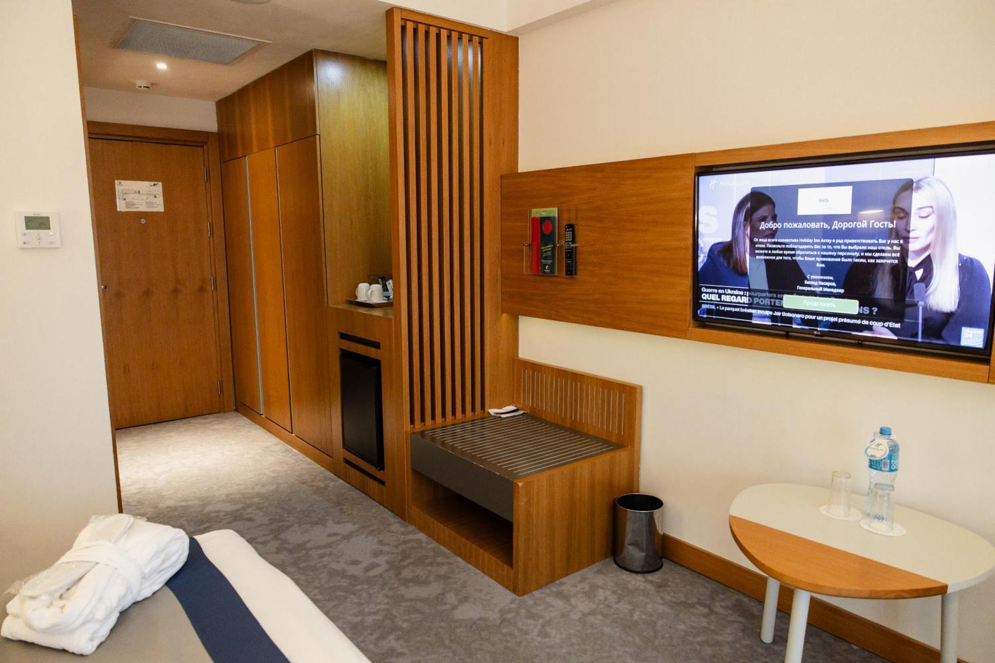 Holiday Inn - Aktau - Seaside, an IHG Hotel Bagian luar foto